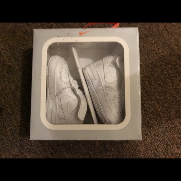 infant sneakers size 1c